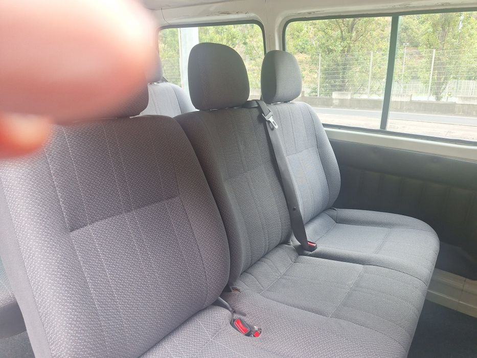 Carrinha HIACE (9 lugares)