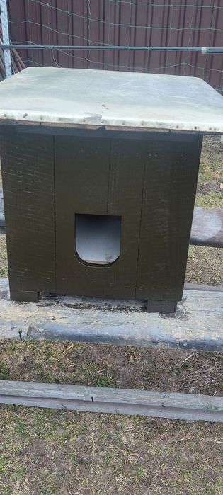 Будка для невеликої собаки