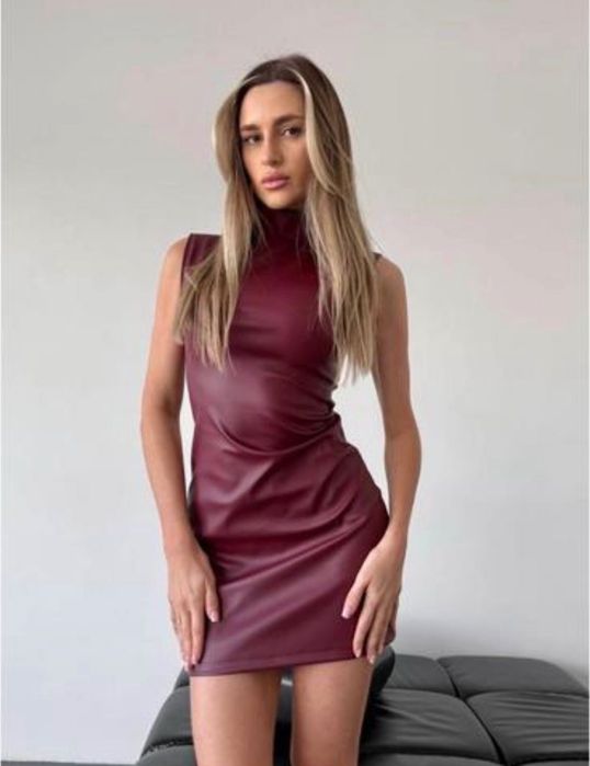 Сукня з екошкіри