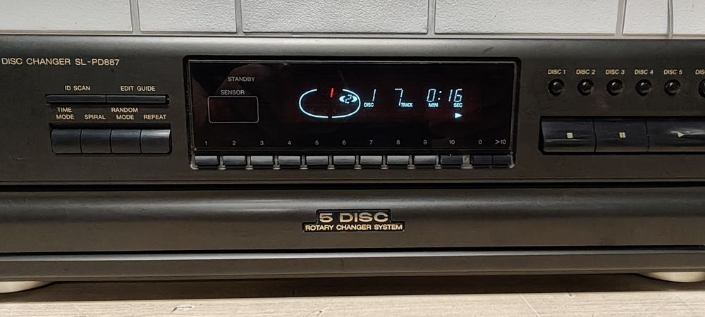 Zmieniarka 5 x CD TECHNICS SL-PD887.