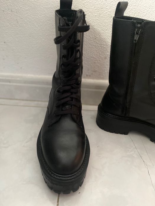 Botas militares em pele mango
