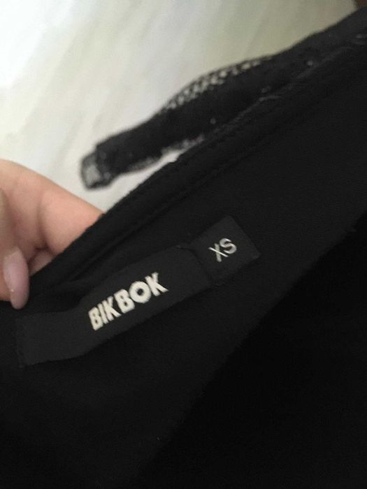 Czarna sukienka koronka mini XS