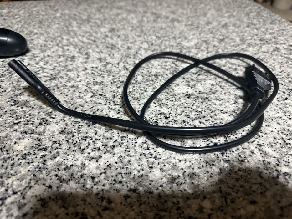 Vendo esta ps4  em bom estado , e dois comandos