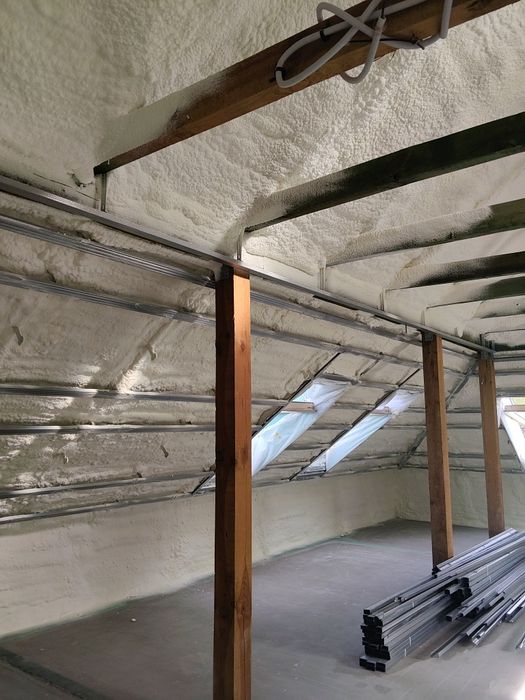 Ocieplenie Ocieplanie Termoizolacje pianą Pianka PUR Izolacja poddasza