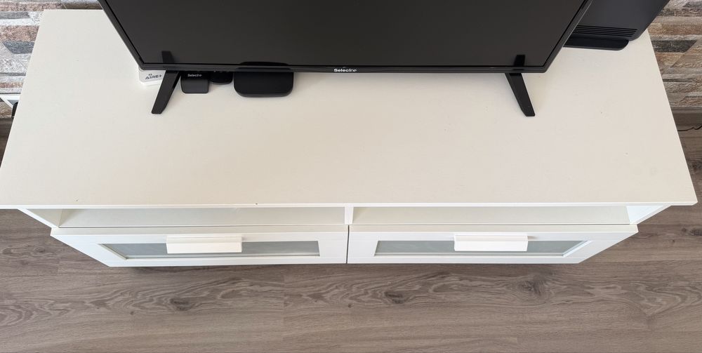 Móvel de TV Ikea (Brimnes)