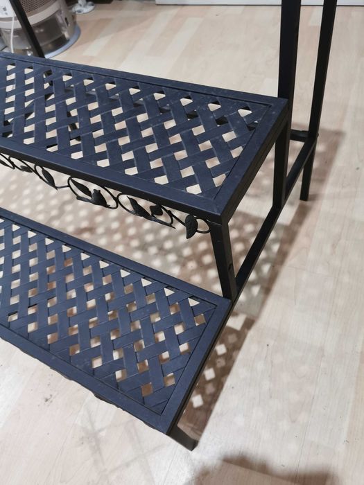 Piękny kwietnik 3 poziomowy