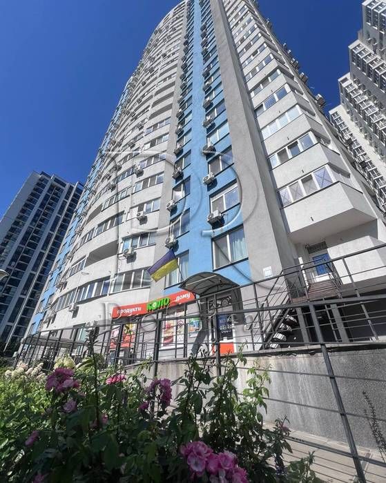Продаж квартири-студії біля метро Вирлиця ( Харківське шосе 188)