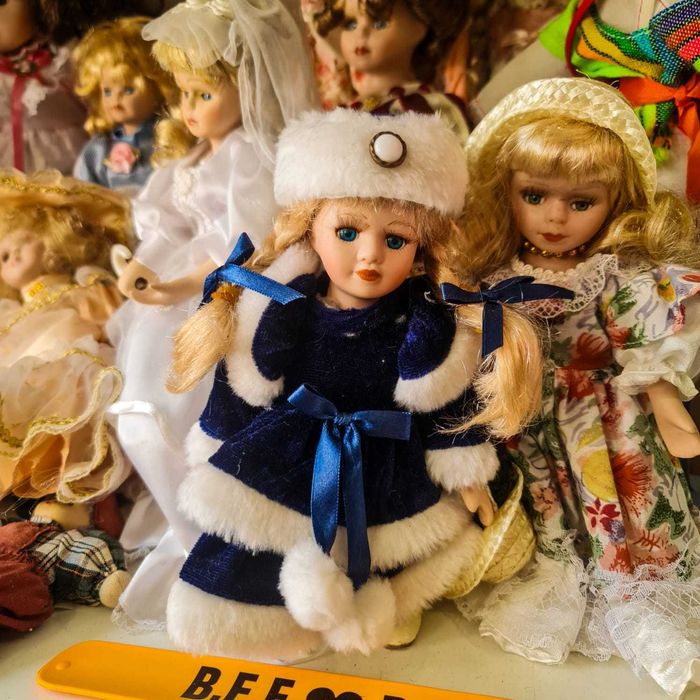 Boneca Porcelana Russa com Vestido Azul e Branco – 18cm