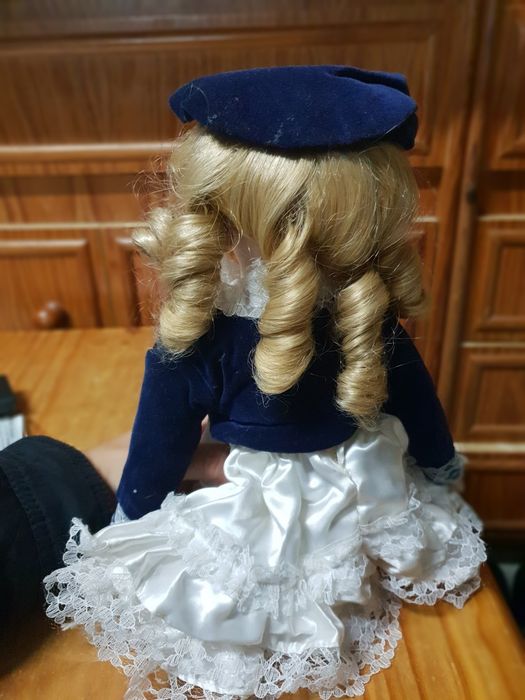 Bonecas de porcelana