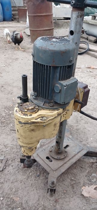 Установка алмазного буріння ИЭ-1806