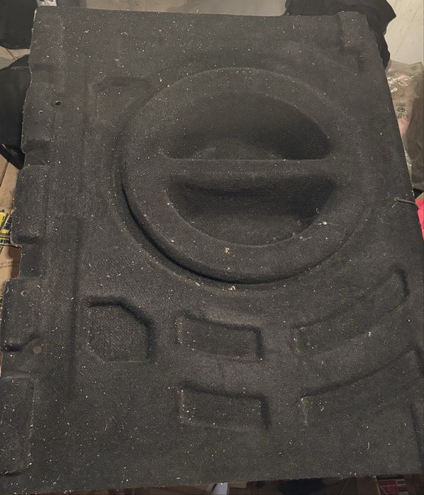 Рено меган 2 вкладиш багажника під запасне колесо