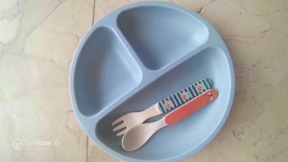 Pratinho antiderrapante e bolsa de bebé OFERTA