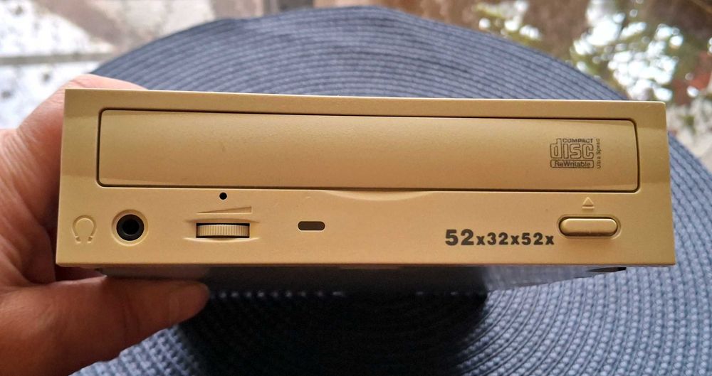 Nagrywarka CD-RW LiteOn LTR-52327S