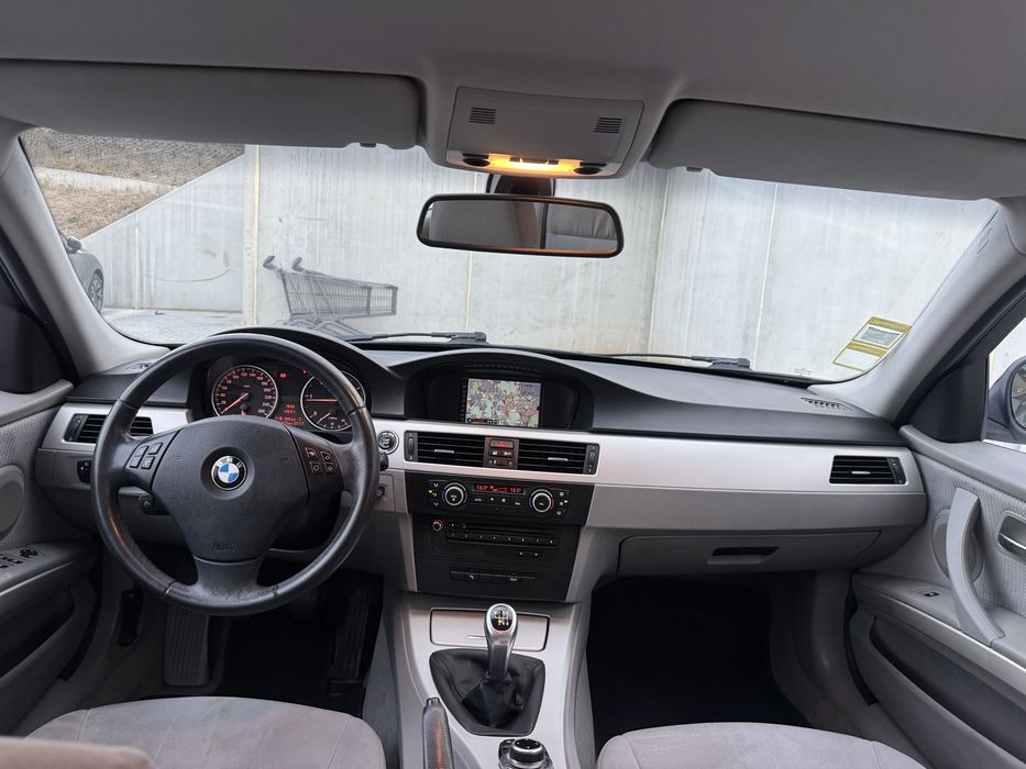 BMW 318d  ano 2012