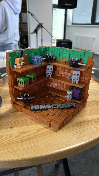 Стенд для фігурок Minecraft KinderJoy