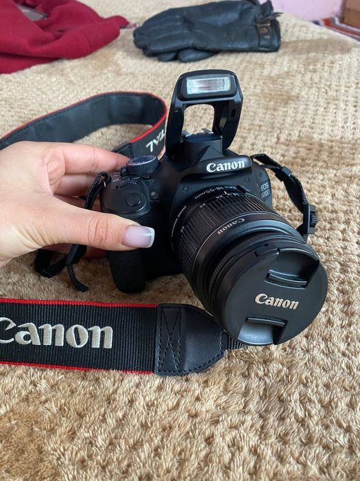 Фотоапарат Canon EOS 600D