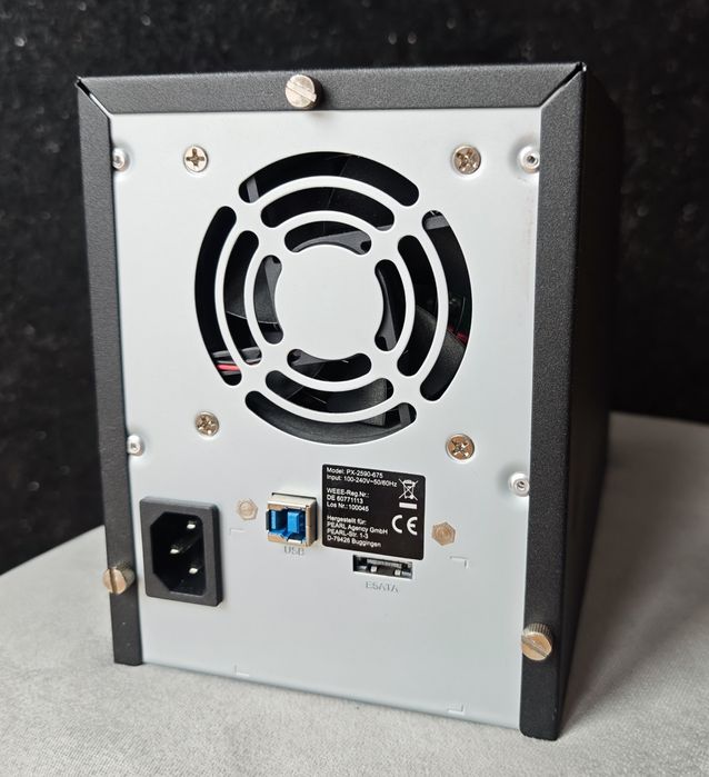 Zewnętrzna obudowa na 4 dyski twarde marki Xystec px_2590_675