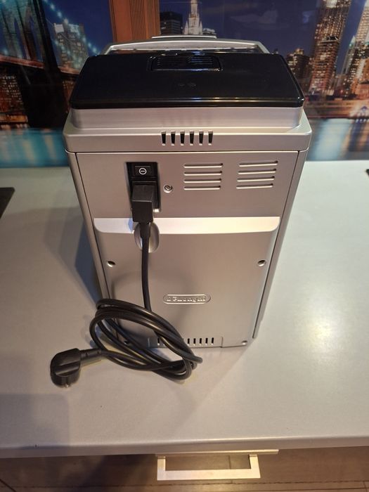 Ekspres do kawy DeLonghi ECAM23.460 S