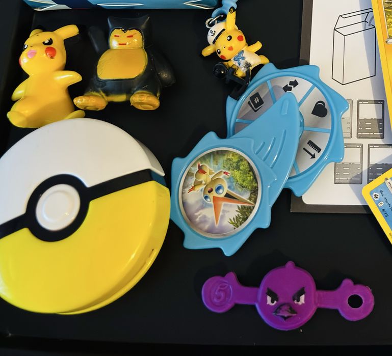 Покемони , покемон. Продаю набір