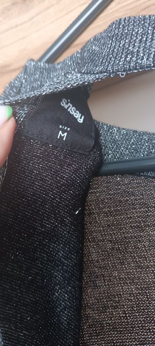 Sweter damski z odkrytymi plecami Sinsay rozm. M
