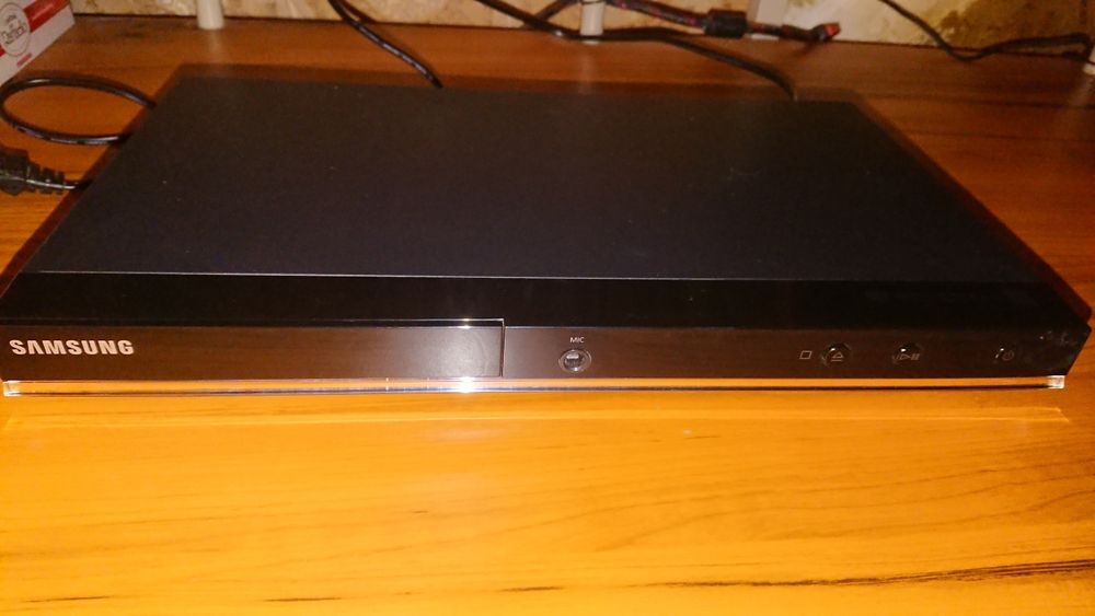 Продам DVD Плеер Samsung DVD-C350K.