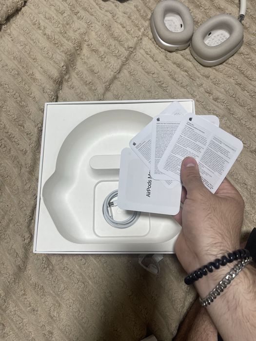 Apple AirPods Max 2024