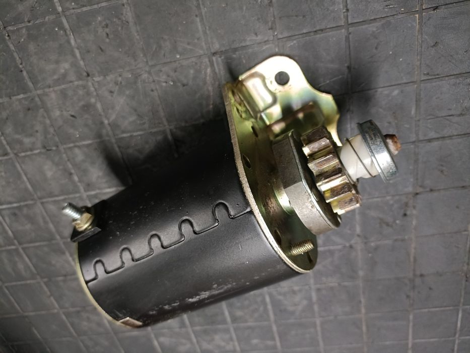 Rozrusznik do traktorek kosiarka Briggs stratton 14 zębów metal