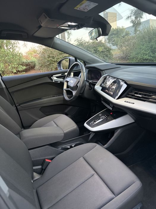 Audi Q4 - Etron 35 (Garantia)