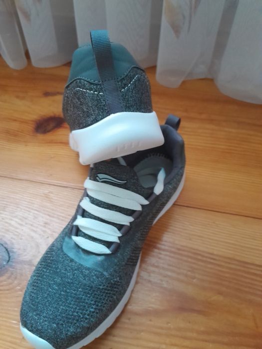 Кросівки - 38 розмір