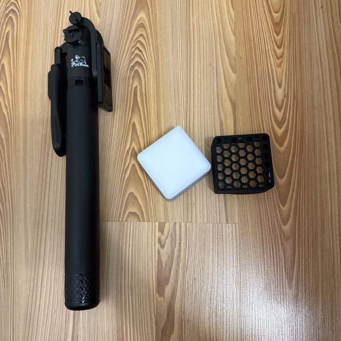 Штатив та світло