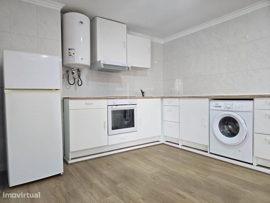 Moradia isolada T4 de arquitetura tradicional - Aroeira