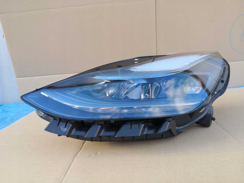 Tesla Model Y фари фара - рестайл дорестайл