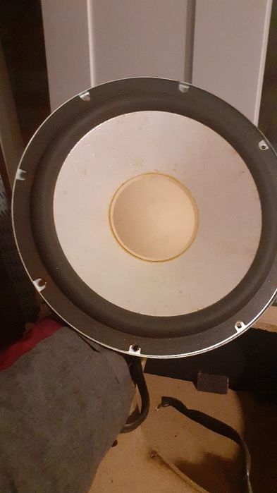 Coluna Sony grande e forte