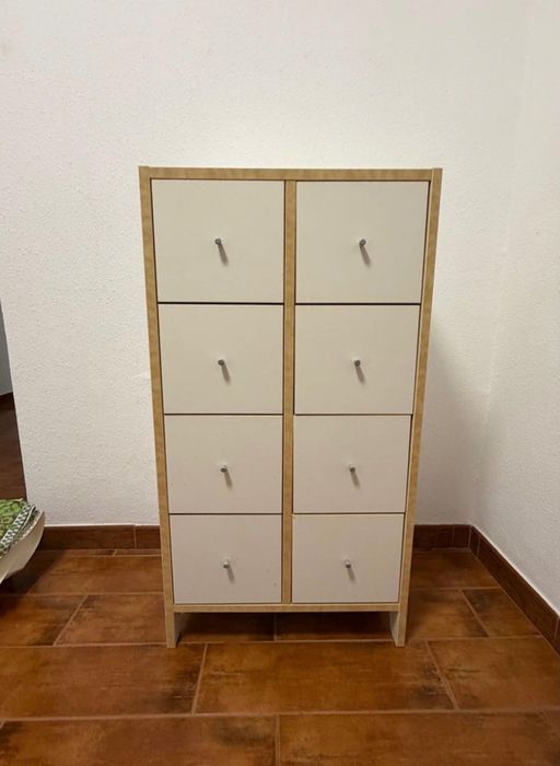 Aparador branco com 8 gavetas