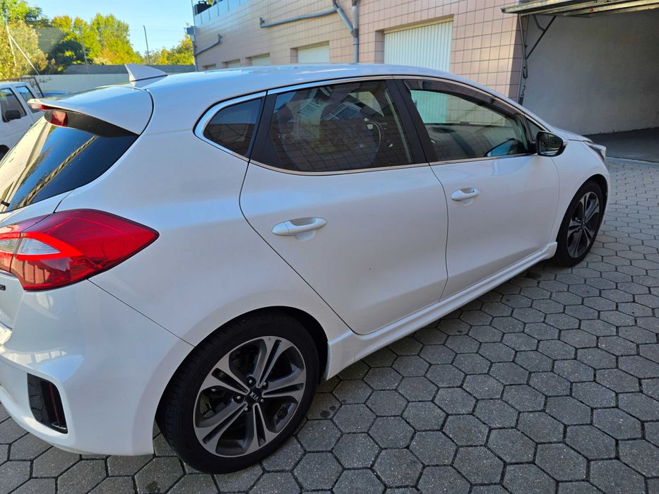 Vendo kia ceed gt line  bom estado foto 5
