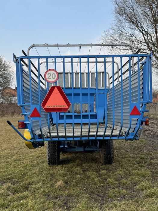 Przyczepa samozbierajaca T635