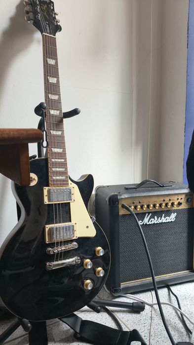 Guitarra Les Paul Epiphone + Marshall
