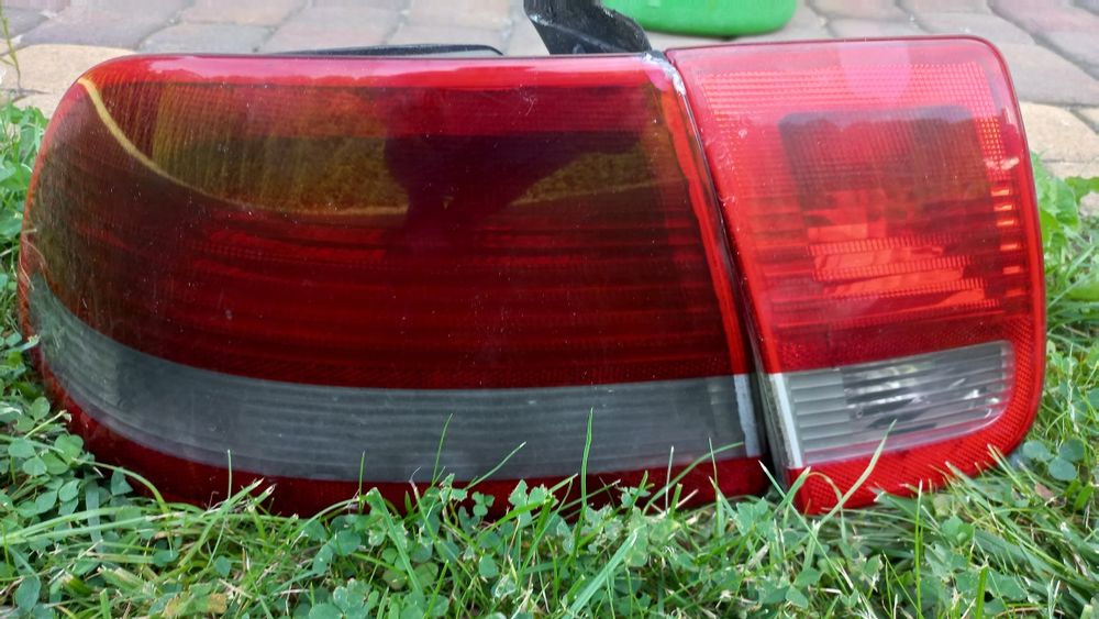 Lampy tyl  sabb93  sedan 04