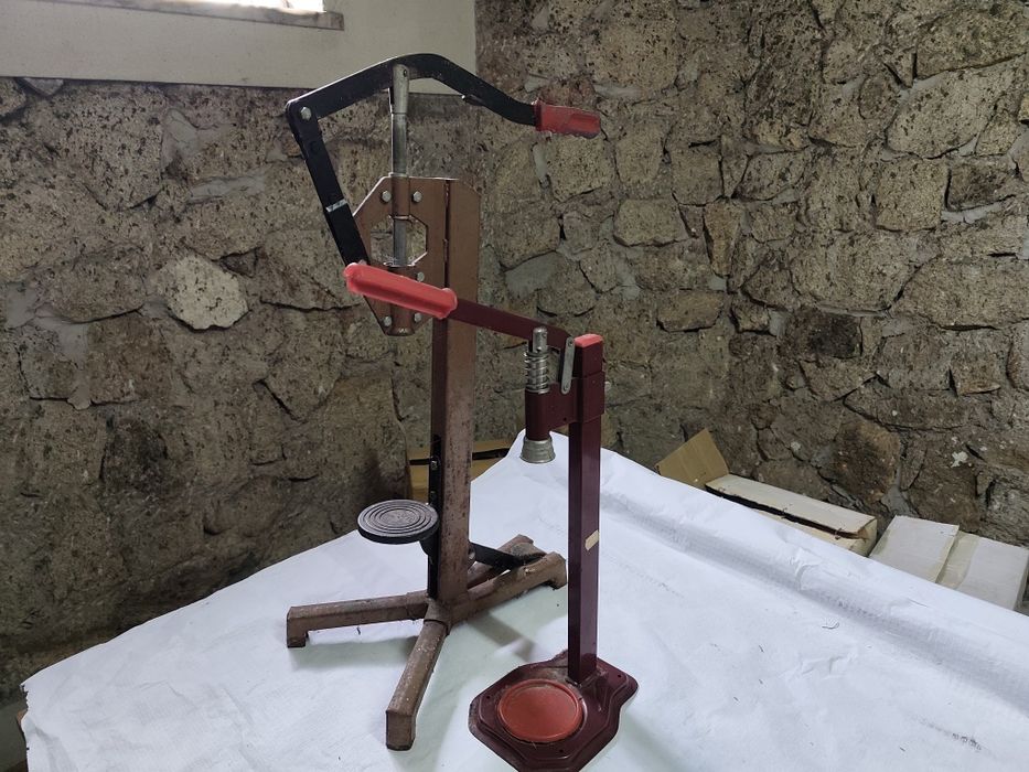 Máquinas manuais de colocar rolhas de vinho