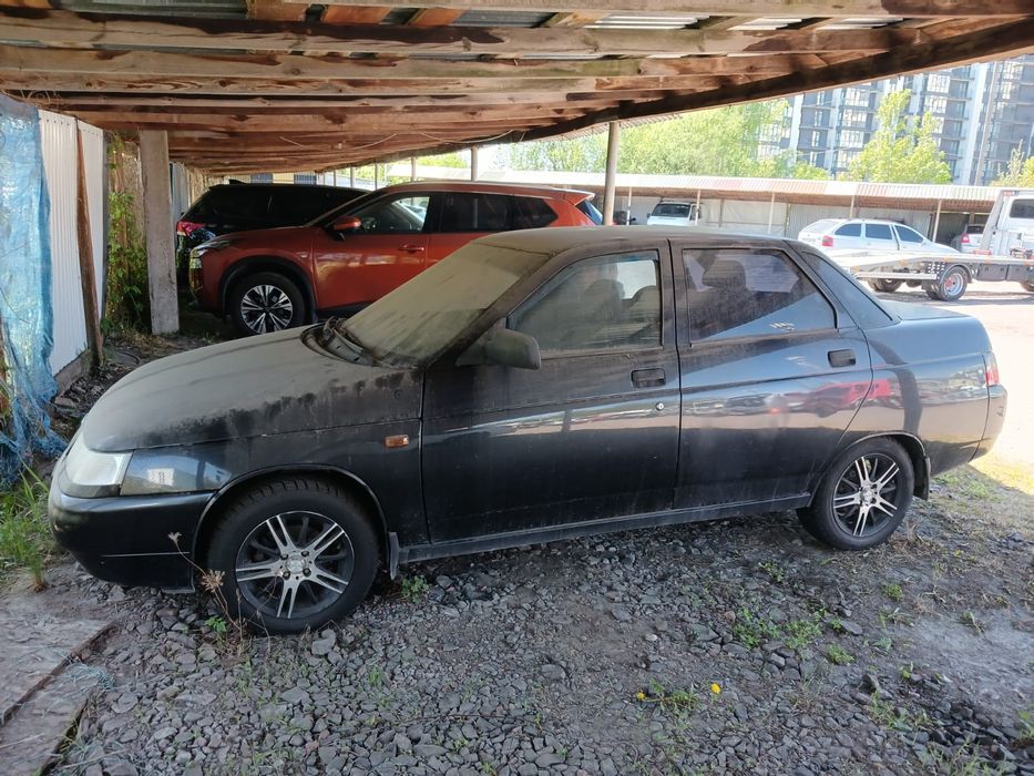 Автомобіль  2110