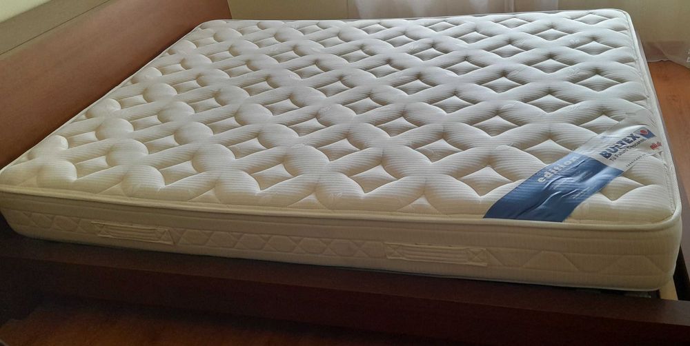 Colchão de casal Bultex 140×190cm semi-novo, excelente estado.