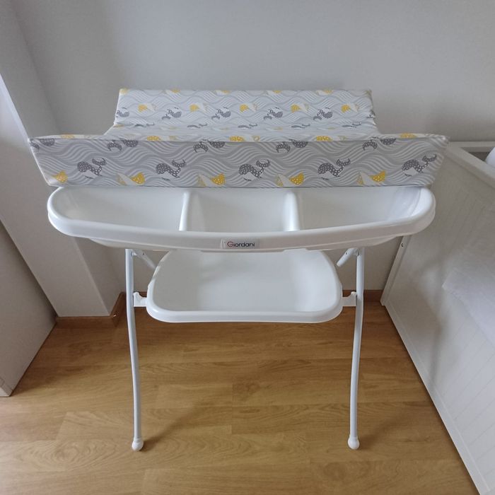 Muda fraldas e banheira Giordani