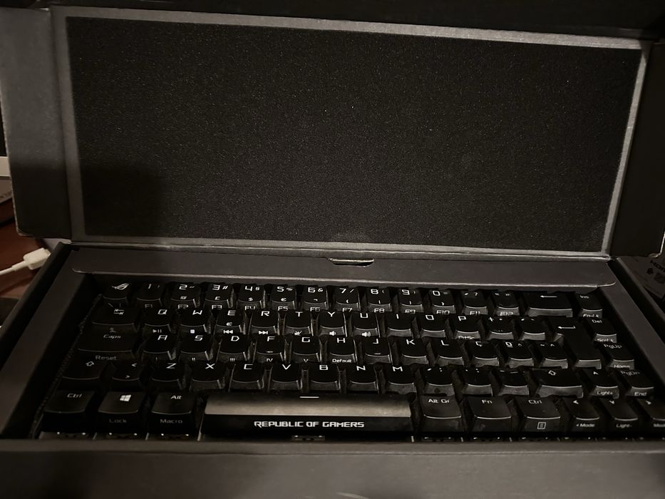 Teclado Wireless Asus ROG FALCHION