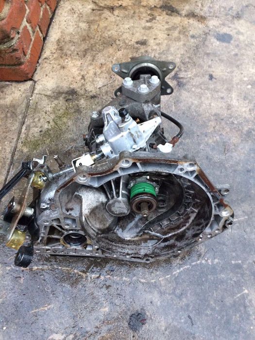 Кпп, коробка передач ауді Audi 100с3 с4 а6. Астра омега форд пасат.