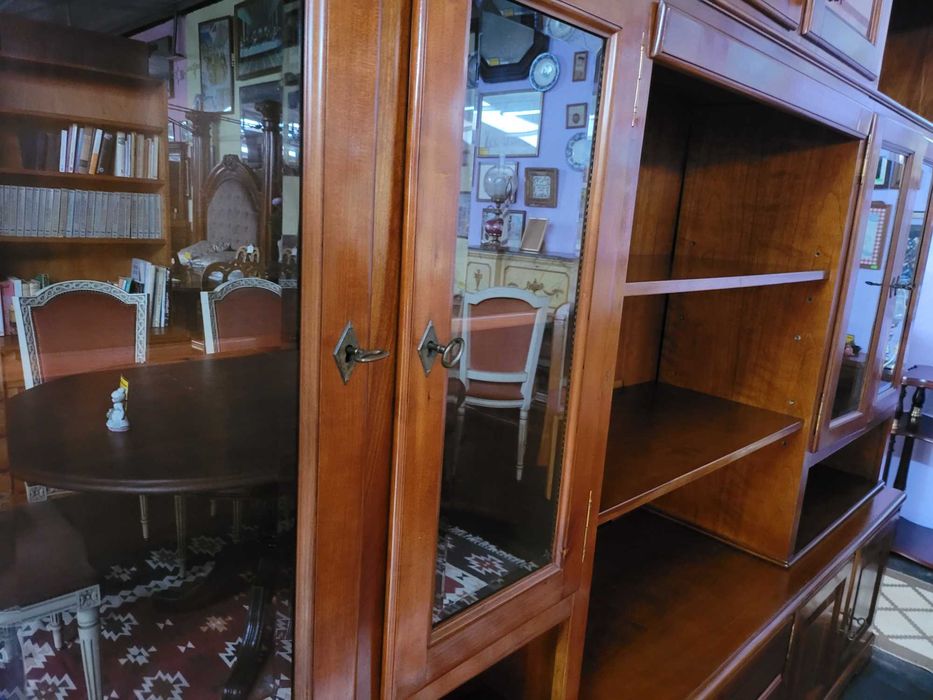 Grande móvel de sala em madeira - ótimo estado e qualidade
