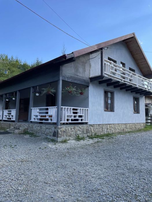 Котедж для 6-9 осіб біля центральної траси