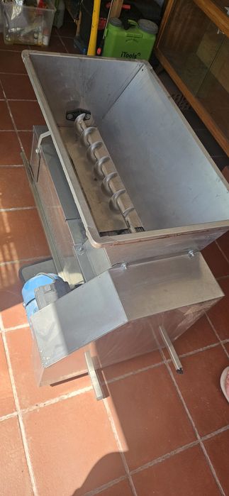 Desengaçador  uvas elétrico