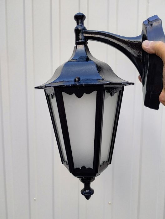 Lampa elewacyjna retro