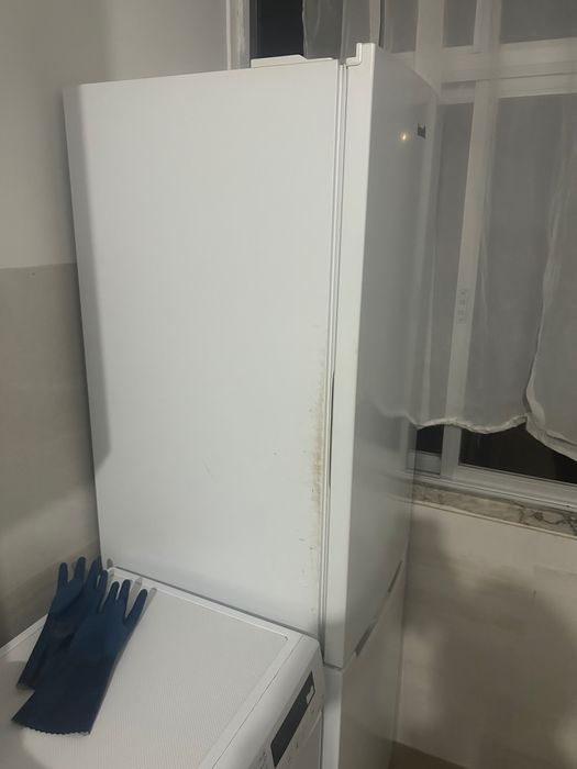 Frigorífico e microondas