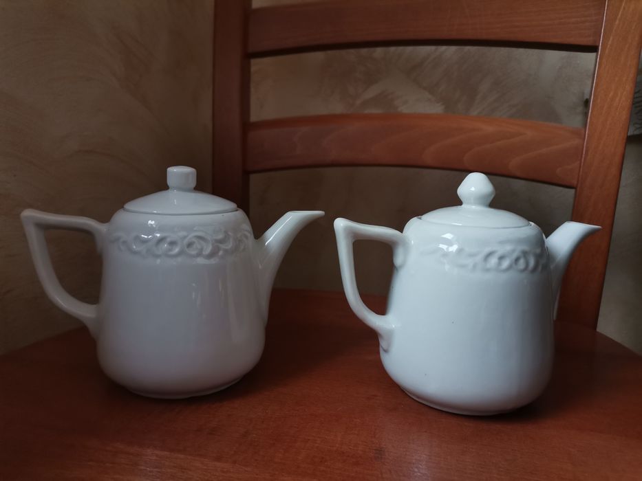 Zestaw dwóch dzbanuszków